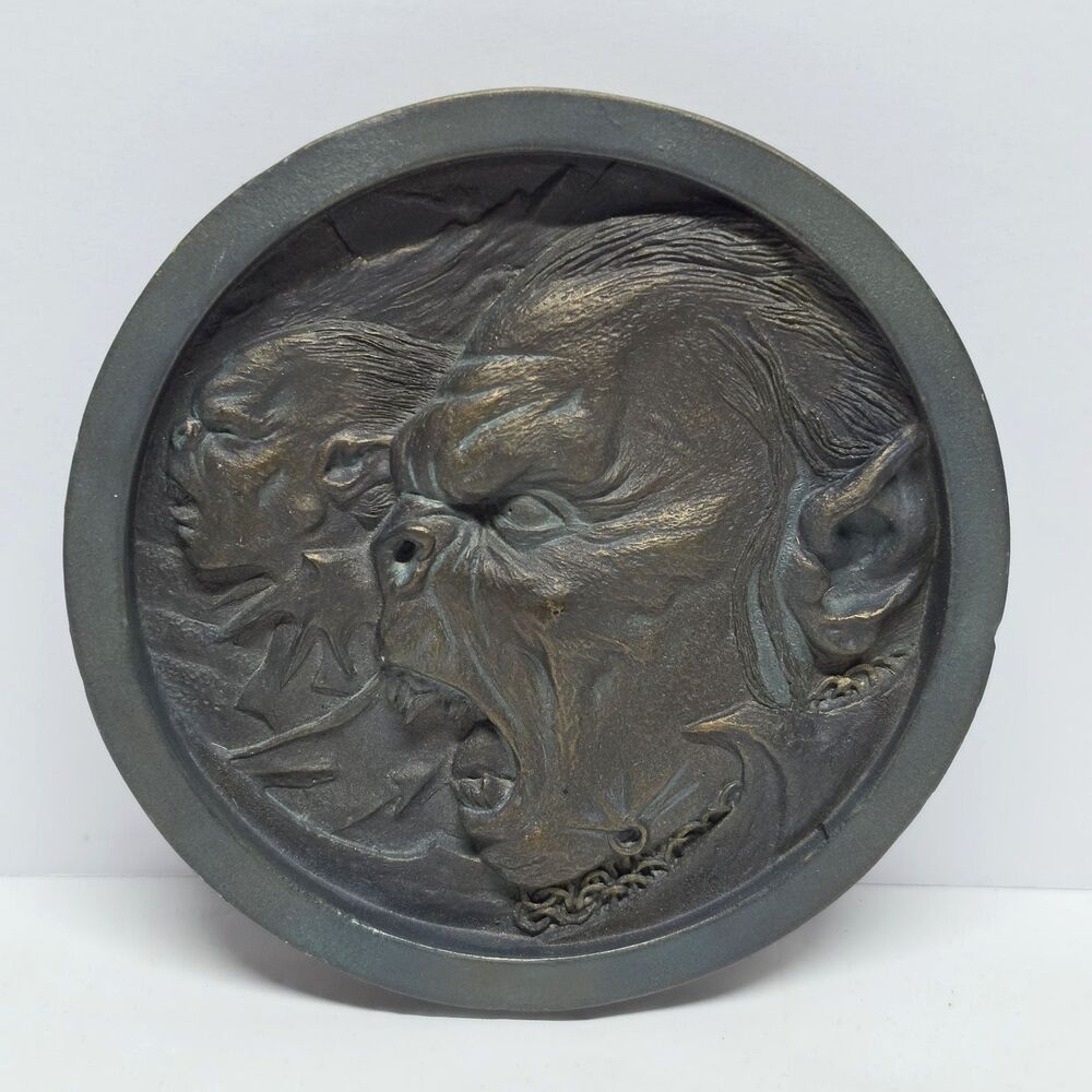 The Orcs Of Moria Lord Of The Rings Sideshow Weta Medallion No. 1  Plaque